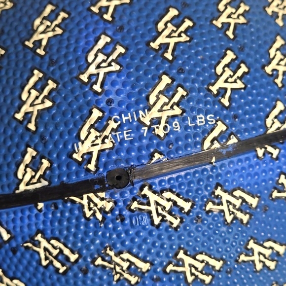 Y2K UK University of Kentucky Wildcats Cats Basketball Ball Standard Size - Picture 10 of 14